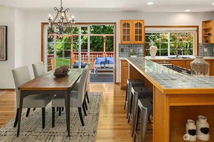 Main level hardwood floors are in beautiful condition. Main level hardwood floors are in beautiful condition.
