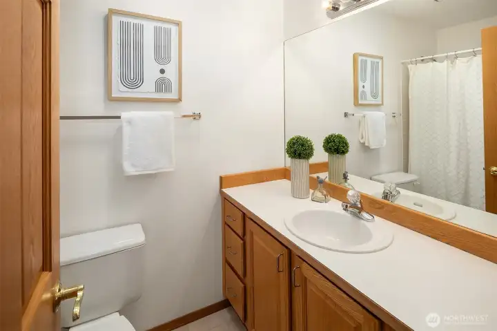 Full upstairs hall bath. Full upstairs hall bath.