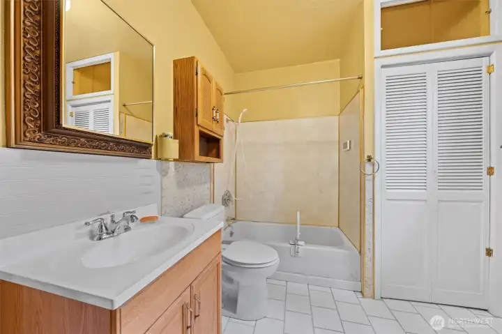 Bathroom Bathroom