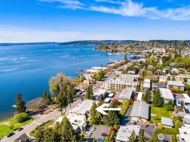 Only a short walk to downtown Kirkland for dining, shopping & all amenities.  Carillon Point Marina and dining, etc only a short walk to the south.