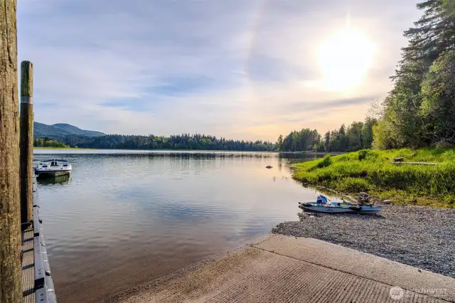 Alder Lake Boat Launch just minutes away!