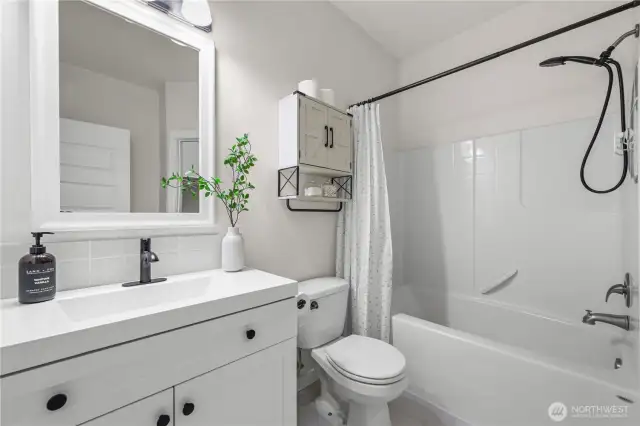 Downstairs guest junior suite / 2nd primary. Remodeled bathroom
