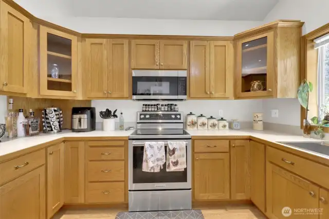 Tons of cabinet space!