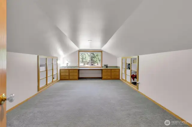 This could be used as a bedroom, office or hobby space.