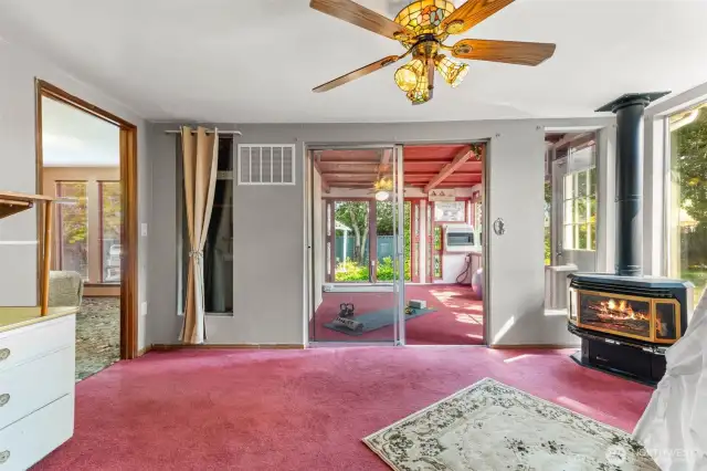 The perfect extension of your bedroom is adjacent to the solarium to use as a lounge, meditation space, or exercise space.