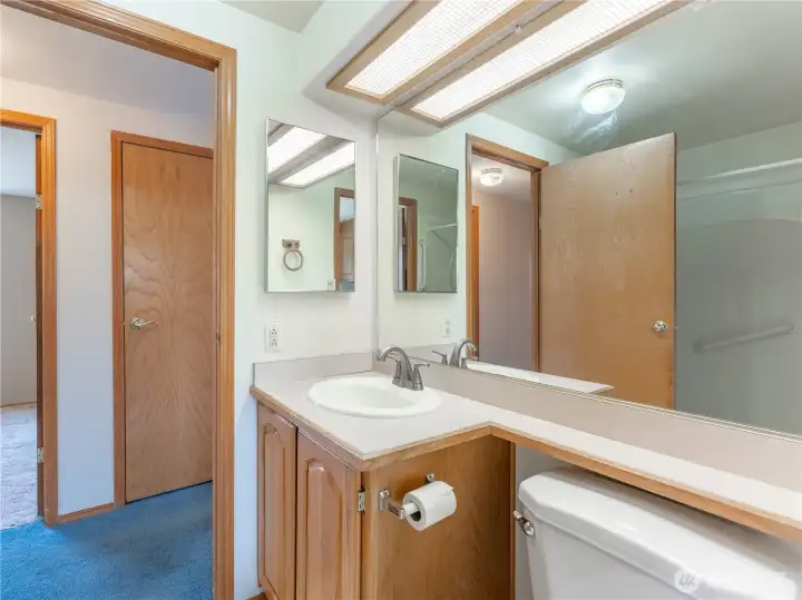 Main 3/4 Bath.