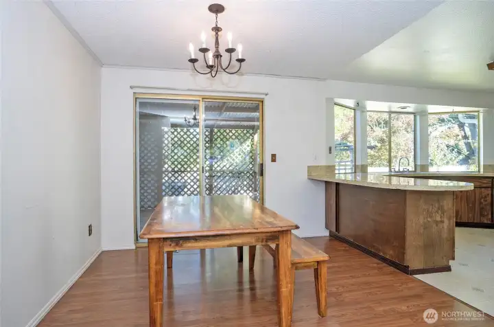 Dining just steps from the kitchen makes mealtime a breeze, with counter seating for casual dining or quick bites.