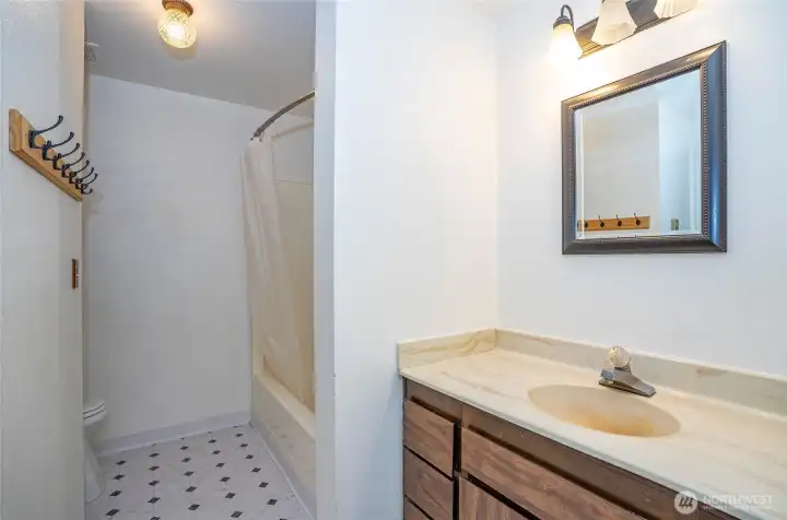 Full guest bathroom.