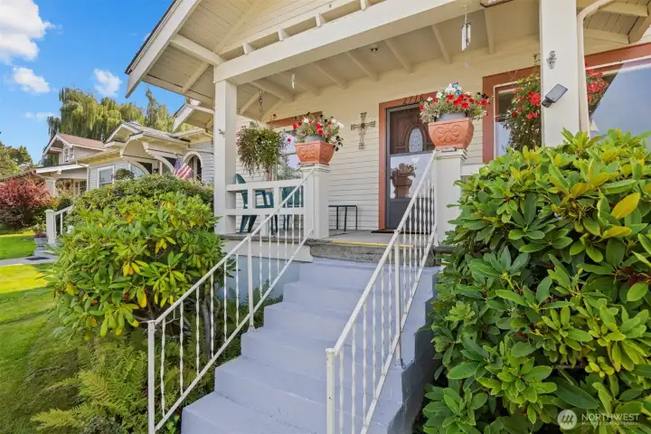 Let's go take a look inside this lovely home...