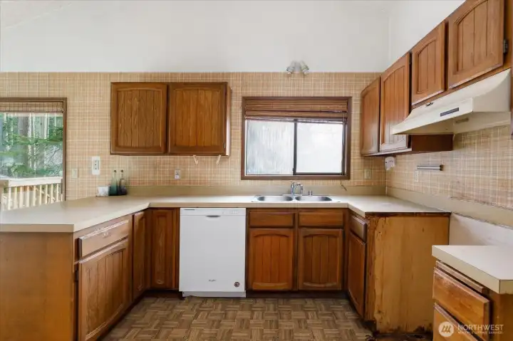 This kitchen lives large and provides for plenty of space of to prep and store your goods.