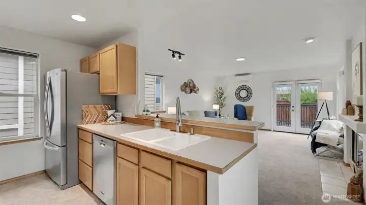 This open layout keeps everything within reach—perfect for hosting or relaxing.