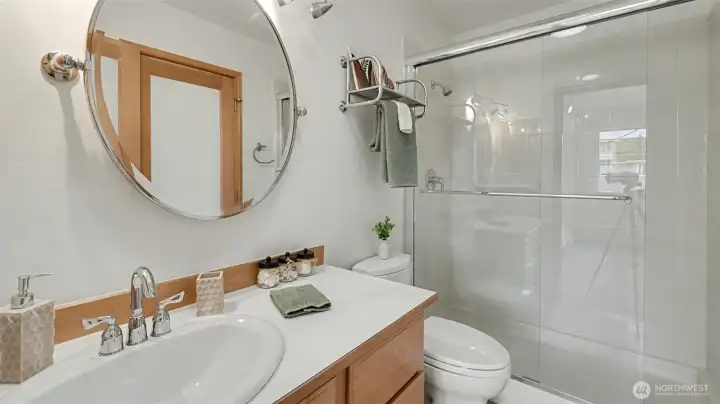A clean and comfortable ensuite with everything you need for daily living.