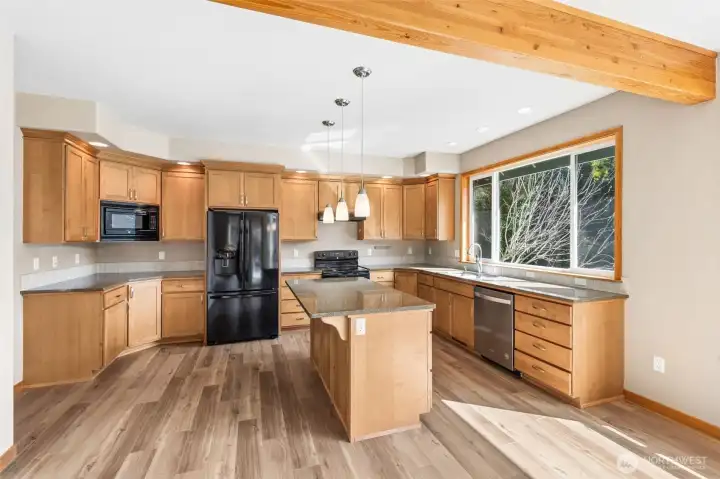 look how much room in this super clean kitchen