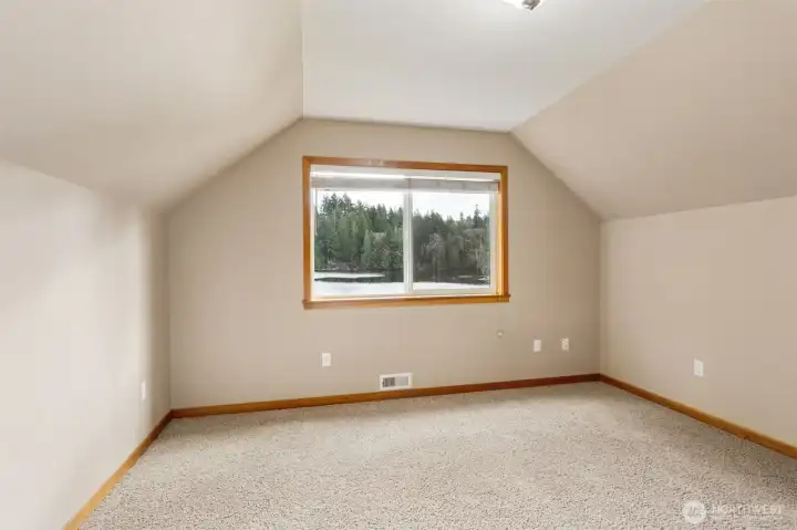 2nd floor bedroom with window to the lake or great office space