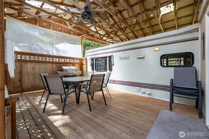 Look at that covered deck!