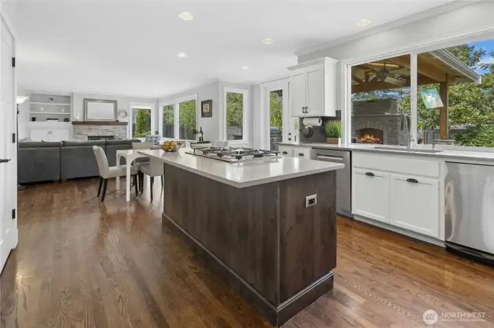 Beautiful quartz surfaces in the kitchen
