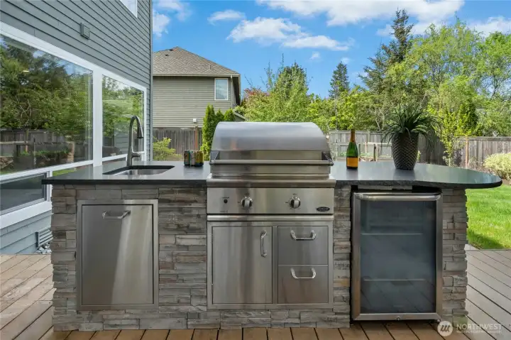 Built in Gas BBQ with sink & cooler