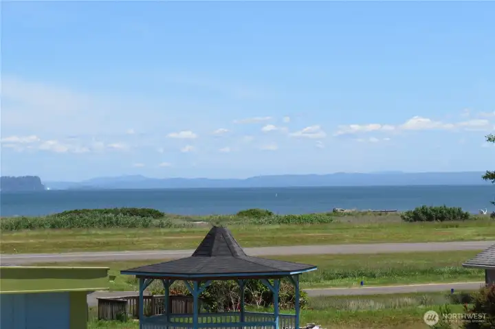 The view continues from the deck and home to include bay front views of Grays Harbor! The view continues from the deck and home to include bay front views of Grays Harbor!