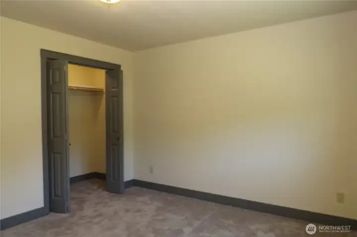 The second guest room also has a walk-in closet! The second guest room also has a walk-in closet!
