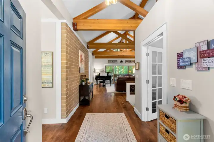 The gorgeous trusses welcome you home