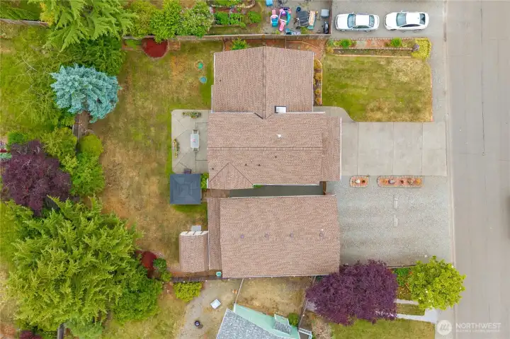 Spacious lot + a spacious home - DO NOT let this one go by! Spacious lot + a spacious home - DO NOT let this one go by!