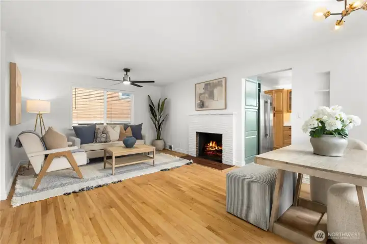 Perfectly spaced living & dining area - room to entertain