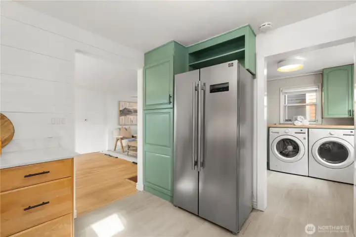 Generous sized & bright kitchen!