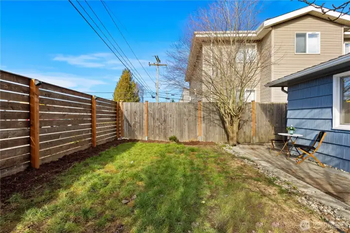Great sized flat yard!