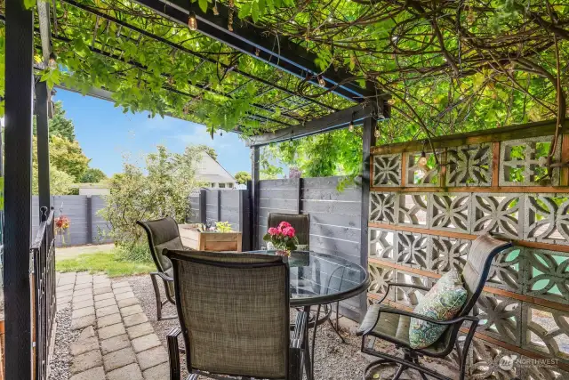 Front yard side patio right outside kitchen door