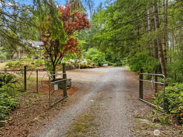 The home is located at the dead end and such a private retreat