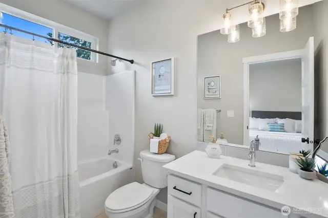 Photographs are for illustrative purposes only. Features, finishes, interior/exterior colors, landscaping and floorplan shown may vary from actual homes built.
