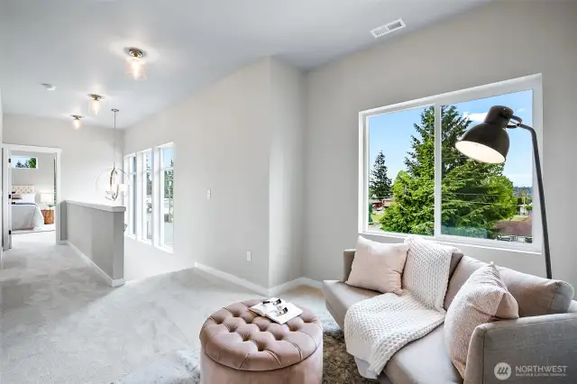 Photographs are for illustrative purposes only. Features, finishes, interior/exterior colors, landscaping and floorplan shown may vary from actual homes built.