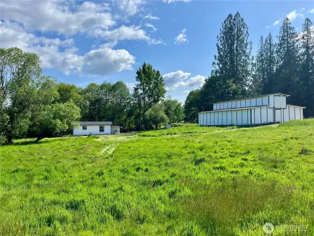 41 E Agate Loop Rd - Your Country Estate Awaits!
