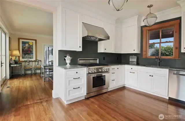 Chefs kitchen awaits your creations!