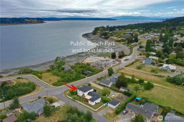Seconds from boat launch and downtown