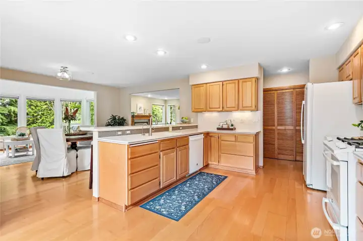 Under cabinet lighting creates the perfect ambiance.