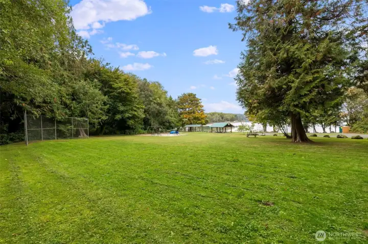 Enjoy the Gamblewood community areas