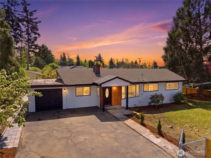 Lots of parking/ 1 car garage