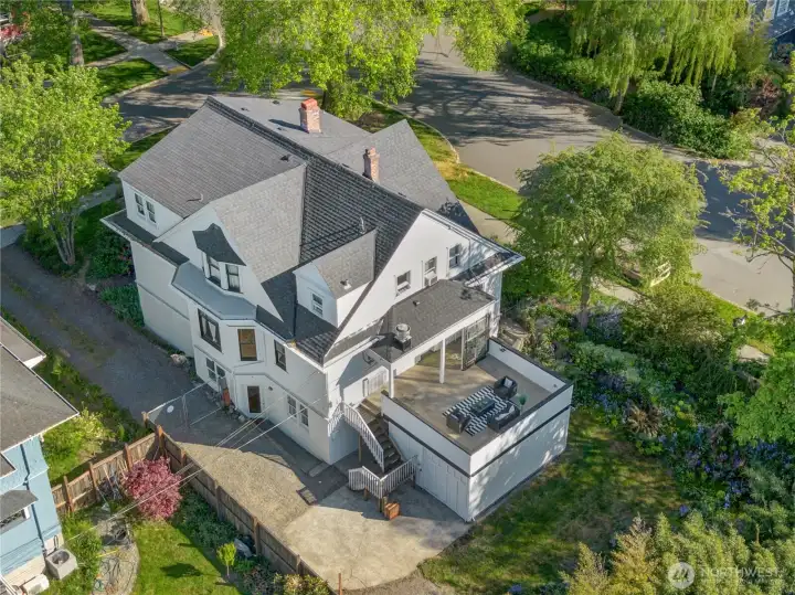 Updates to this 4-plex home include a new roof and fresh exterior paint in 2025. It's set on a 7,500 sq ft corner lot measuring 63 ft by 125 ft.