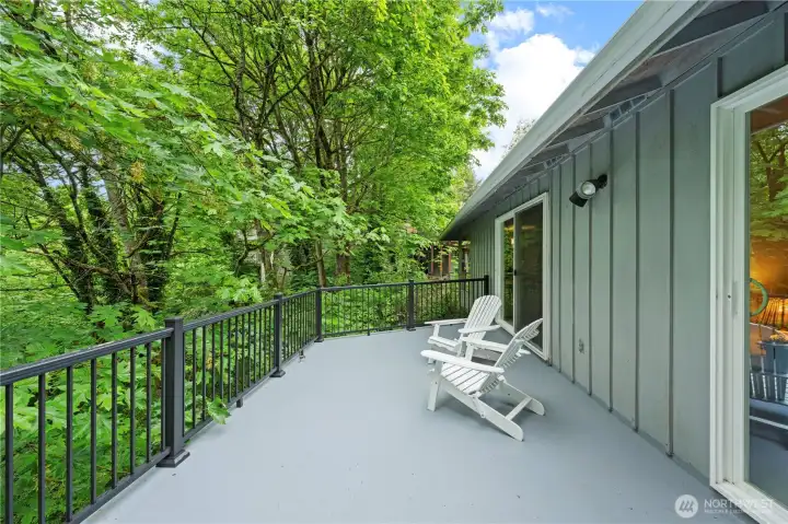 Upper deck