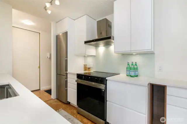 Well designed and appointment chef's kitchen