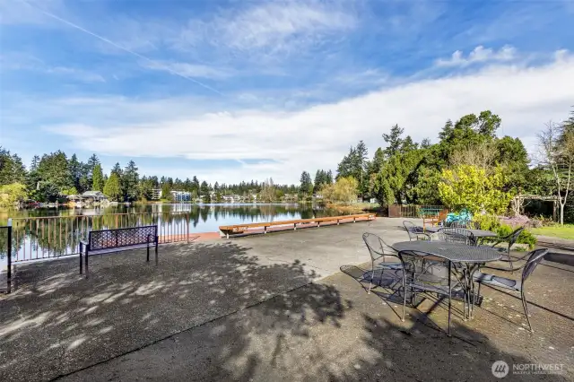 Summer evening picnics lakeside are the perfect way to wind down after a busy day