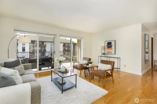 Bright and south facing living room