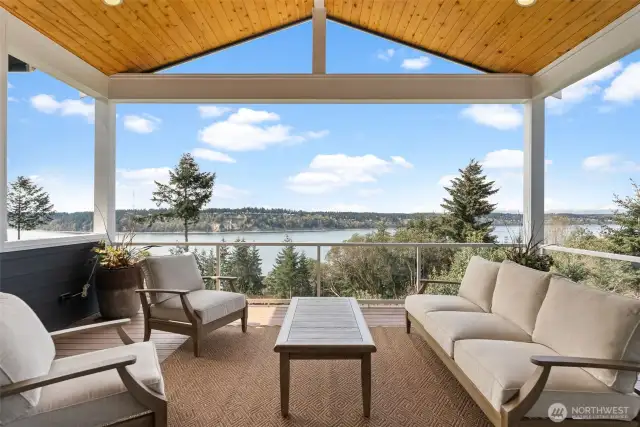 While enjoying time with guests in the backyard, you’ll be treated to stunning views: south to the Narrows Bridge, west to the Olympic Mountains, and north toward the charming town of Gig Harbor.