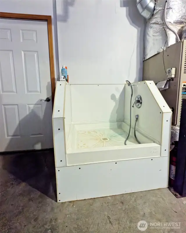 Handy pet wash station in the garage...
