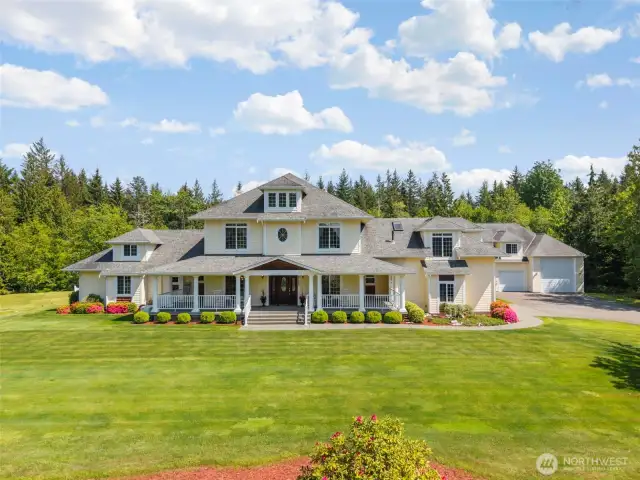Elegant custom-built home with huge detached garage w/RV port & Mother in law apartment