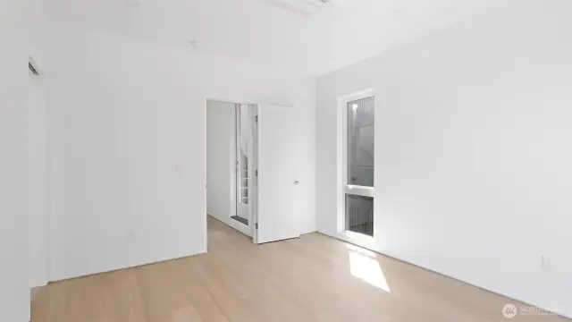 Primary Bedroom (Floor 2)