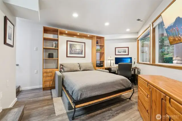 4th non conforming bedroom or flex space