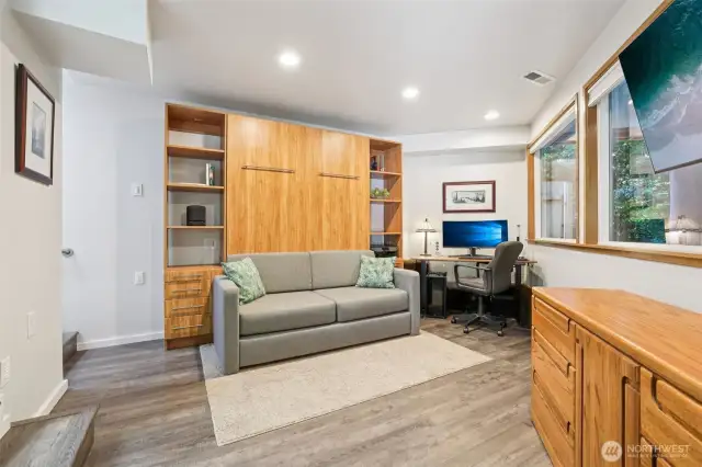 4th non conforming bedroom or flex space
