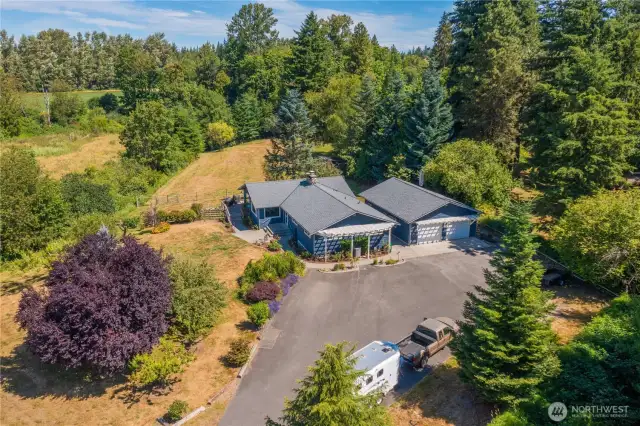 Spacious layout offering a fully finished daylight basement own access, laundry, kitchen, bedrooms